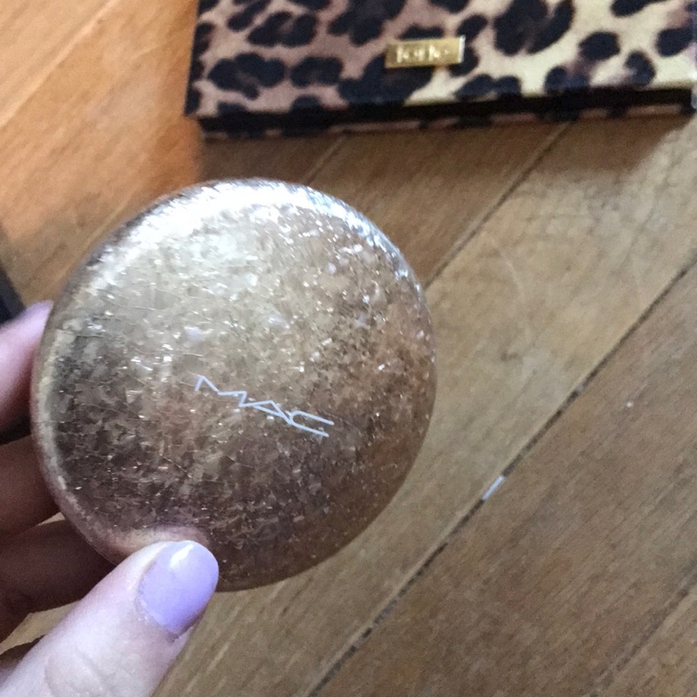 Limited edition Mac “happy to dazzlingly”